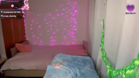 Snapshot of izzyholly chatting on 23, 4, 2026 K A T E I have great pvt hot shows with dildos shows in pantyhose I love to squirt fabulously online show from 23, 4, 2026