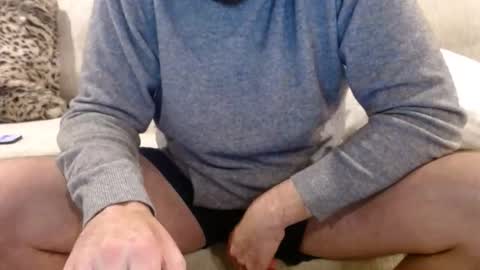 Snapshot of j335129 chatting on 20, 12, 2025 James online show from 20, 12, 2025