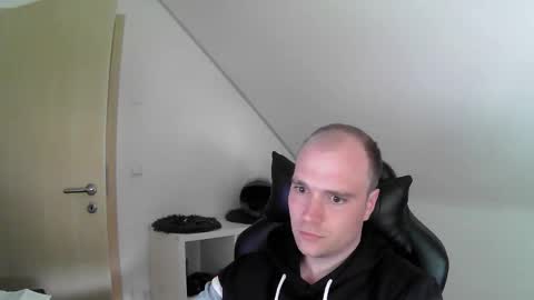 here4y online show from 12, 4, 2026