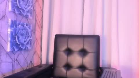 Snapshot of jaadewest_ chatting on 16, 7, 2026 Jade West online show from 16, 7, 2026