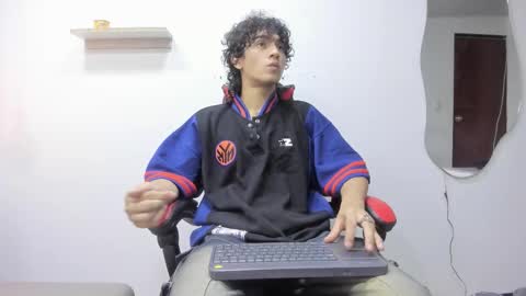 Snapshot of jackestaylor chatting on 25, 10, 2025 Jackes Taylor online show from 25, 10, 2025