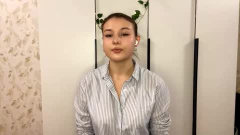 Snapshot of jacknault chatting on 13, 11, 2025 Sonya online show from 13, 11, 2025