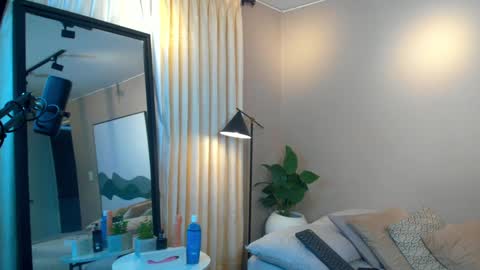 Jackson Bell online show from 4, 1, 2025