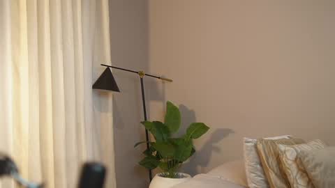 Jackson Bell online show from 4, 2, 2025