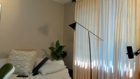 Jackson Bell online show from 19, 2, 2025