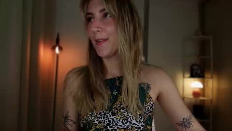 Linda Sofia help me get to 100 thumbs up online show from 1, 3, 2026