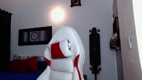 Michael Caicedo online show from 4, 2, 2025