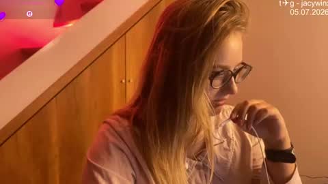 Snapshot of jacywinslat chatting on 5, 7, 2026 jacywinslat online show from 5, 7, 2026