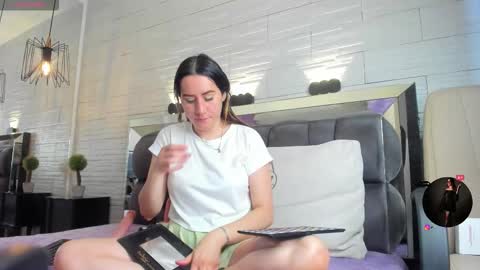 Snapshot of jade_heartt chatting on 29, 11, 2025 JADE online show from 29, 11, 2025