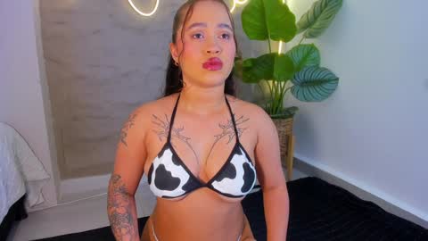 jadee__ online show from 21, 1, 2025