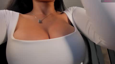 JADE EVANS online show from 1, 11, 2025