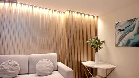 JADE EVANS online show from 7, 2, 2026