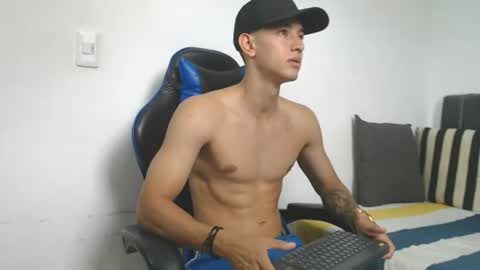 Snapshot of jake_shadow14 chatting on 30, 6, 2026 Hi guys im new 3 online show from 30, 6, 2026