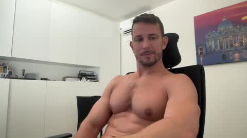Snapshot of jakubstefano chatting on 7, 8, 2026 Muscle beast P online show from 7, 8, 2026
