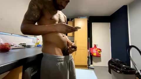 Snapshot of jamelw31 chatting on 25, 12, 2024 Naughty Jamel online show from 25, 12, 2024