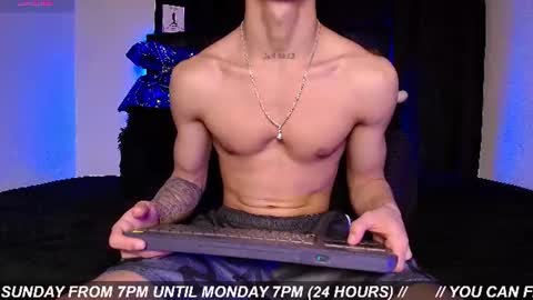 Snapshot of james1lee_ chatting on 4, 7, 2026 LeonardoInsta LeonardoperezcoPvt open online show from 4, 7, 2026