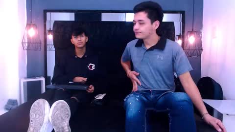 James y Kenet online show from 6, 2, 2026