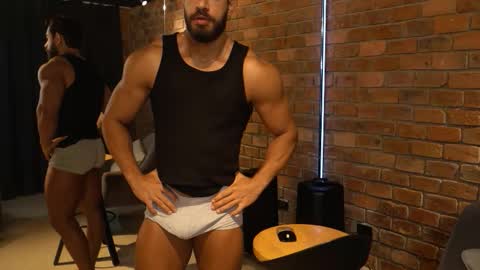 Snapshot of james_axel chatting on 25, 10, 2025 James Axel online show from 25, 10, 2025