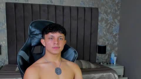 Snapshot of jamesgolden_ chatting on 7, 3, 2025 jamesgolden_ online show from 7, 3, 2025