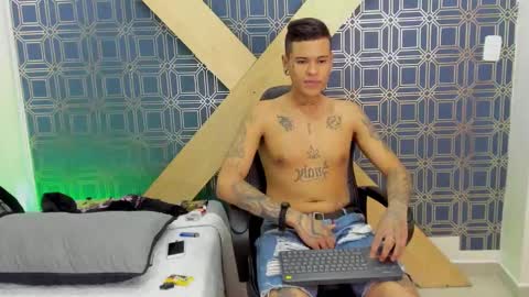 Jamesinked  online show from 31, 12, 2024