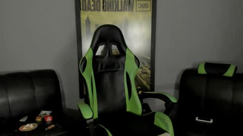 Jamesinked  online show from 26, 2, 2025