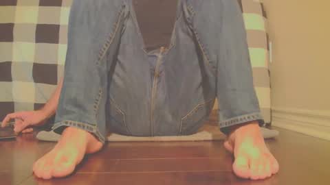 Snapshot of jamesknight57 chatting on 17, 11, 2025 James online show from 17, 11, 2025