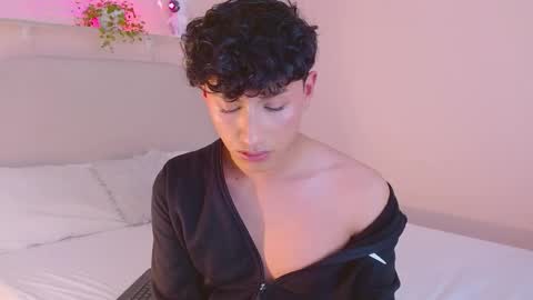 Snapshot of jamieash chatting on 25, 11, 2025 Jamie femboy online show from 25, 11, 2025