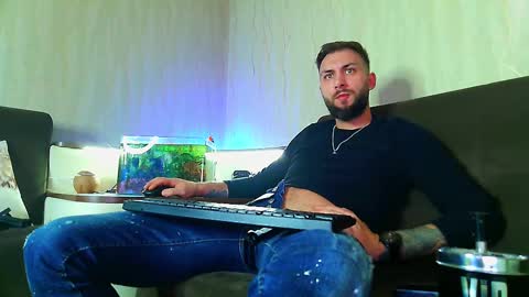 Robbie online show from 8, 3, 2025