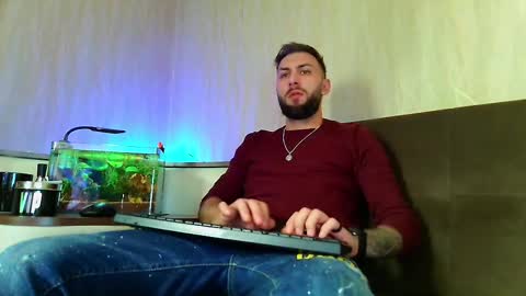 Robbie online show from 8, 3, 2025