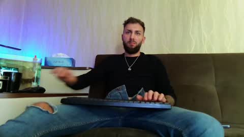 Robbie online show from 11, 3, 2025