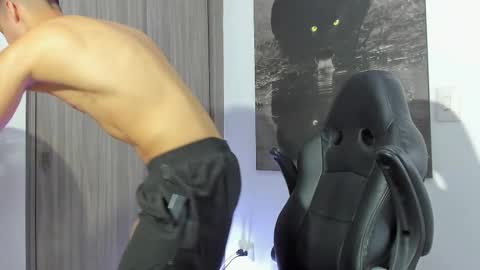 Snapshot of jamzawolf chatting on 1, 2, 2026 jamzawolf online show from 1, 2, 2026