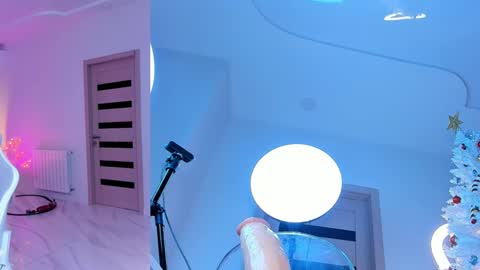 Jenia online show from 3, 12, 2024