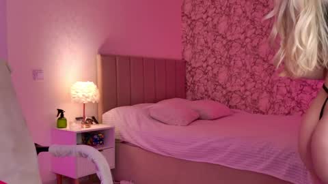 jane suckss online show from 10, 4, 2026