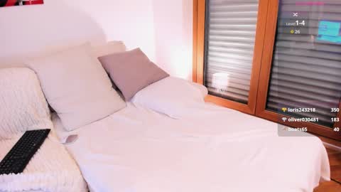 JaneLyrne online show from 13, 12, 2025