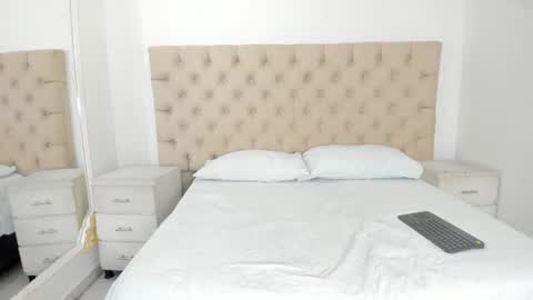 Snapshot of janneblossom chatting on 9, 9, 2025 Janne online show from 9, 9, 2025