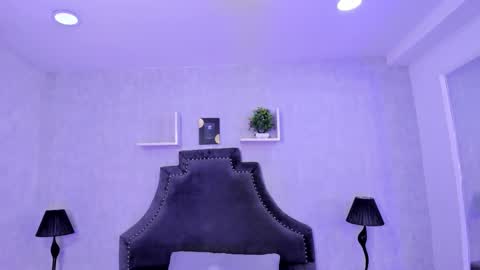 Snapshot of janneblossom chatting on 8, 10, 2025 Janne online show from 8, 10, 2025