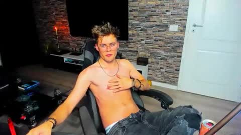 Snapshot of jason_marz chatting on 11, 11, 2025 JasoN online show from 11, 11, 2025