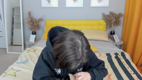 Jessy Raspberry online show from 2, 3, 2025