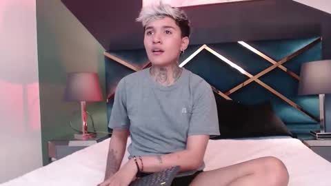 Snapshot of jaxwolf_ chatting on 21, 12, 2025 JAX online show from 21, 12, 2025