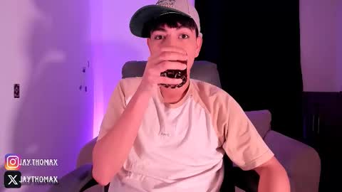 Snapshot of jaythomax chatting on 2, 10, 2025 jaythomax online show from 2, 10, 2025