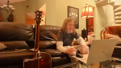 Snapshot of jdineuless chatting on 4, 1, 2025 JDinEuless online show from 4, 1, 2025