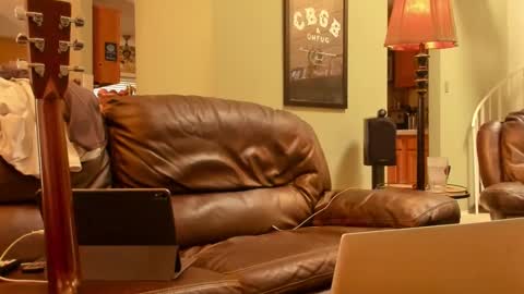 Snapshot of jdineuless chatting on 24, 10, 2025 JDinEuless online show from 24, 10, 2025