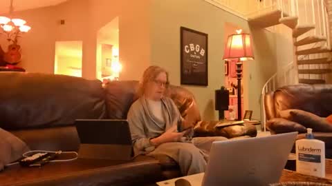 Snapshot of jdineuless chatting on 26, 10, 2025 JDinEuless online show from 26, 10, 2025