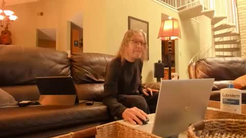 Snapshot of jdineuless chatting on 21, 12, 2025 JDinEuless online show from 21, 12, 2025