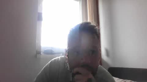 Snapshot of je_melody chatting on 19, 5, 2026 EJ Melody online show from 19, 5, 2026