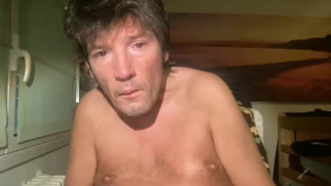 jeanslov online show from 9, 12, 2024