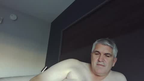 dadbody71 online show from 19, 12, 2024