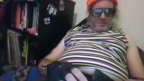 Snapshot of jeepster9 chatting on 28, 4, 2026 jeepster9 online show from 28, 4, 2026