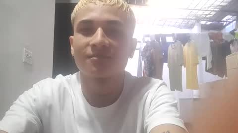 Snapshot of jeic_18 chatting on 4, 10, 2025 jeic 18 online show from 4, 10, 2025