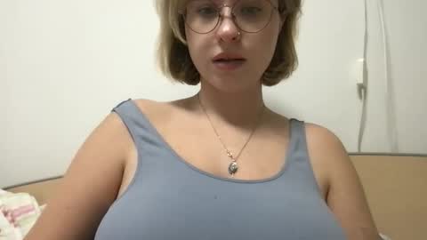 Snapshot of jelly_gum chatting on 5, 10, 2025 Inna online show from 5, 10, 2025